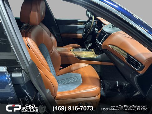Used 2019 Maserati Levante GranLusso AWD/4WD image 25