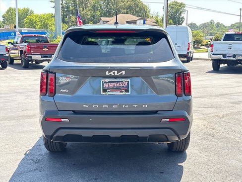 Used 2022 Kia Sorento LX AWD/4WD image 28