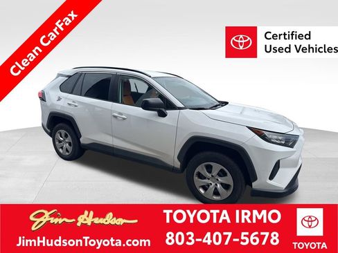 Used 2021 Toyota RAV4 LE image 1