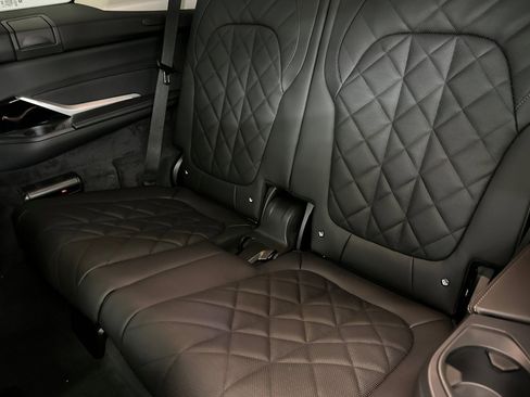 New 2026 BMW X7 xDrive40i image 28