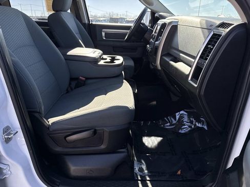 Used 2019 RAM 1500 Classic SLT AWD/4WD image 18