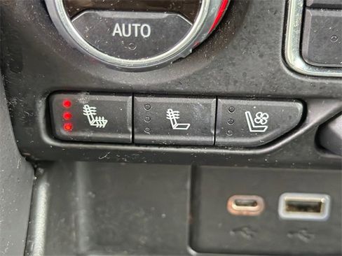 Used 2021 Chevrolet Tahoe High Country w/ Premium Package image 31