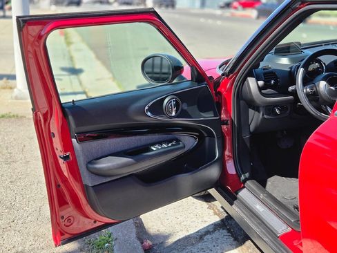 Used 2016 MINI Cooper Clubman FWD image 48