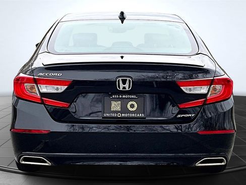 Used 2018 Honda Accord Sport image 5