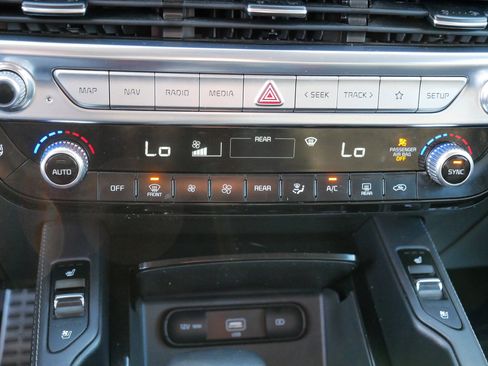 Certified 2022 Kia Telluride SX w/ SX Prestige Package image 23