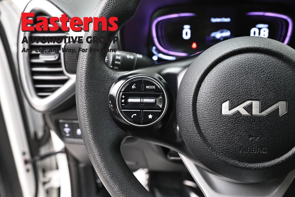 Used 2024 Kia Soul LX w/ Option Group 015 FWD image 16