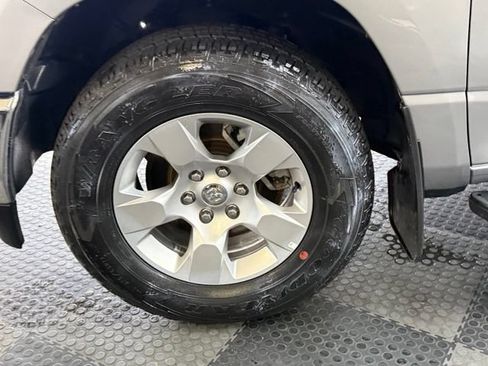 Used 2022 RAM 1500 Big Horn AWD/4WD image 13