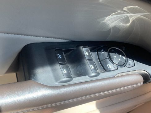 Used 2018 Lincoln MKC Select w/ Select Plus Package AWD/4WD image 4