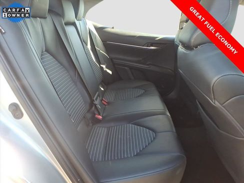 Used 2023 Toyota Camry SE image 9