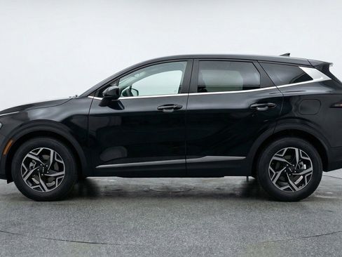 Used 2025 Kia Sportage LX image 5
