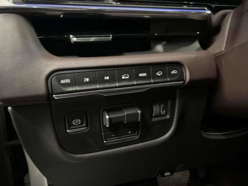 Used 2023 Cadillac Escalade Sport Platinum image 21