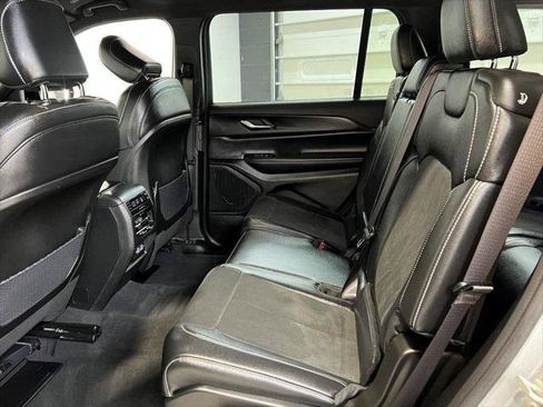 Certified 2024 Jeep Grand Cherokee L Laredo image 27