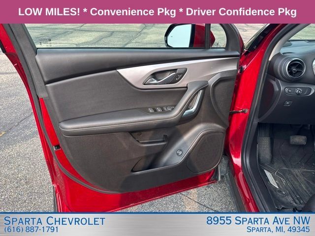 Used 2024 Chevrolet Blazer LT w/ Convenience Package FWD image 11