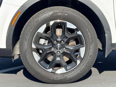 Certified 2025 Kia Sorento S image 36