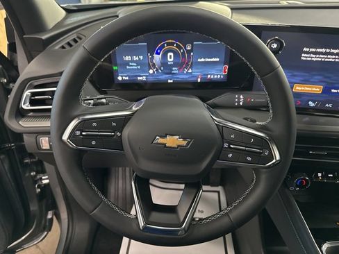 New 2026 Chevrolet Traverse LT image 2