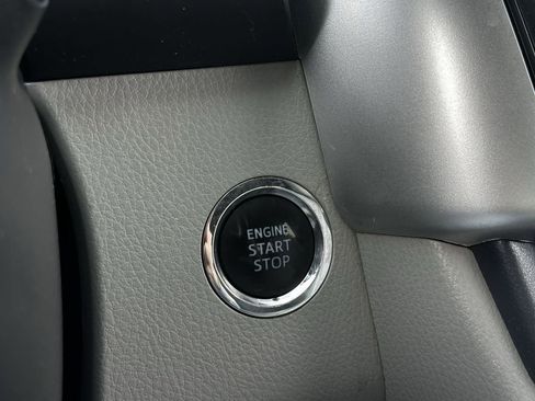 Used 2019 Toyota Highlander XLE image 22