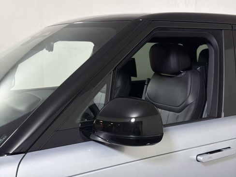 Used 2025 Land Rover Range Rover Long Wheelbase SE image 28