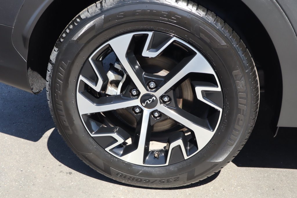 Used 2023 Kia Sportage EX AWD/4WD image 11