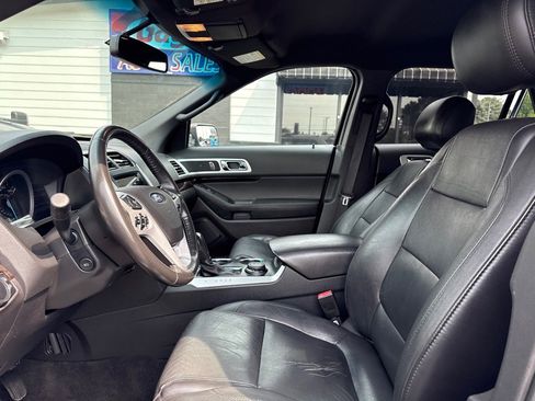 Used 2013 Ford Explorer Limited image 17