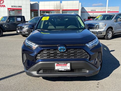 Used 2023 Toyota RAV4 XLE image 2