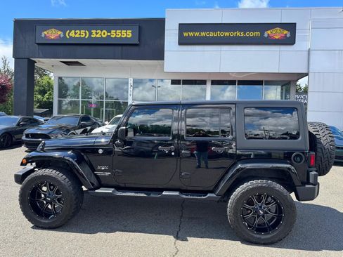 Used 2018 Jeep Wrangler Unlimited Sahara AWD/4WD image 4