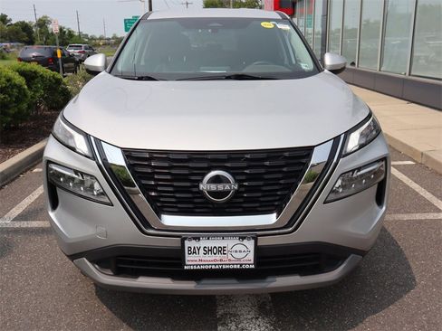 Certified 2022 Nissan Rogue SV image 5