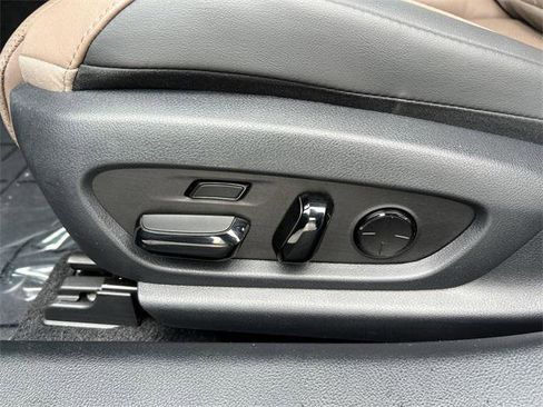 Certified 2022 Lexus ES 350 Ultra Luxury w/ Accessory Package image 10