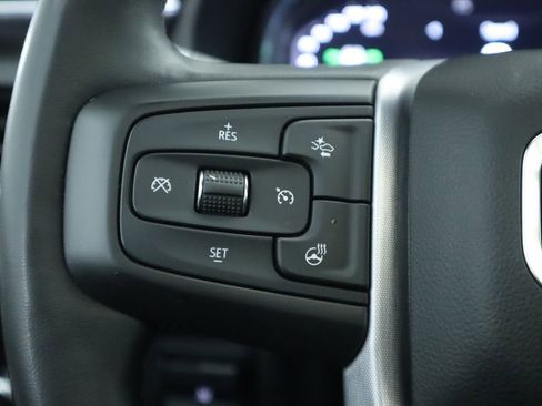 Used 2023 GMC Yukon XL SLT w/ SLT Luxury Package image 11