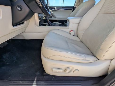 Used 2020 Lexus GX 460 Premium w/ Premium Package image 19