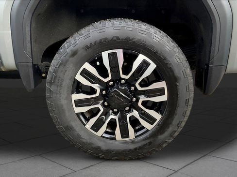 Used 2024 GMC Sierra 2500 Denali Ultimate AWD/4WD image 17