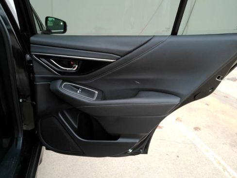 Used 2020 Subaru Outback Limited image 21
