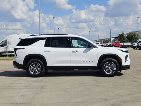 New 2027 Chevrolet Traverse LT FWD image 7