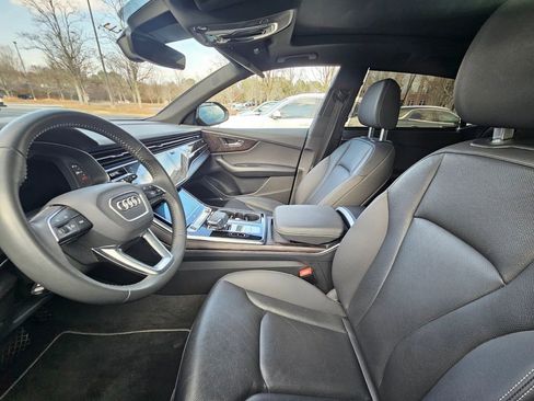 Used 2021 Audi Q8 Prestige w/ Prestige Package image 10