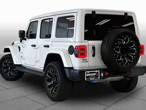 Used 2023 Jeep Wrangler Unlimited Sahara AWD/4WD image 11