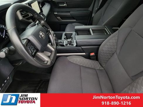 Used 2022 Toyota Tundra SR5 w/ SR5 Convenience Package AWD/4WD image 14