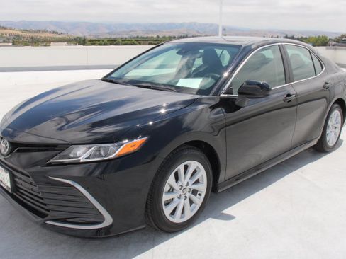 Certified 2024 Toyota Camry LE FWD image 6