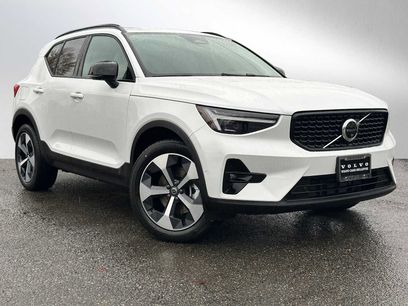 New 2026 Volvo XC40 B5 Plus w/ Protection Package Premier