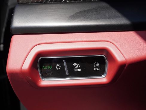 Used 2022 Lamborghini Urus AWD/4WD image 42