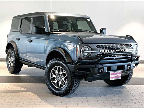 Used 2024 Ford Bronco Badlands image 12