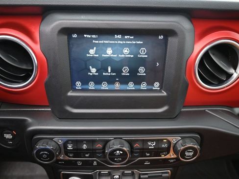 Used 2021 Jeep Wrangler Unlimited Rubicon w/ Cold Weather Group AWD/4WD image 21