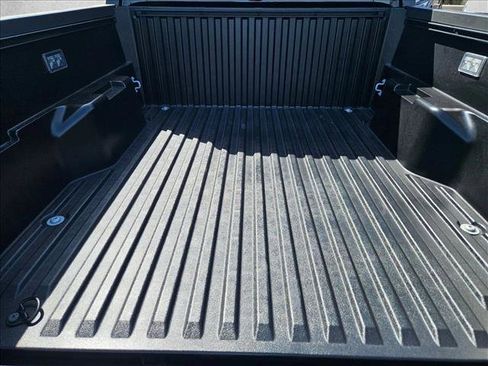 Used 2025 Toyota Tacoma SR5 AWD/4WD image 6