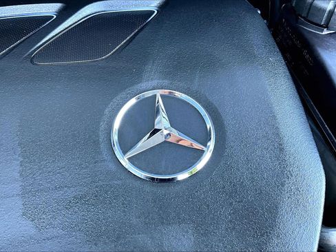 Used 2025 Mercedes-Benz GLA 250 image 32