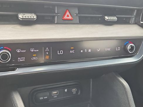 Used 2024 Kia Carnival SX Prestige FWD image 68
