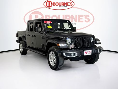 Used 2022 Jeep Gladiator Sport AWD/4WD image 1
