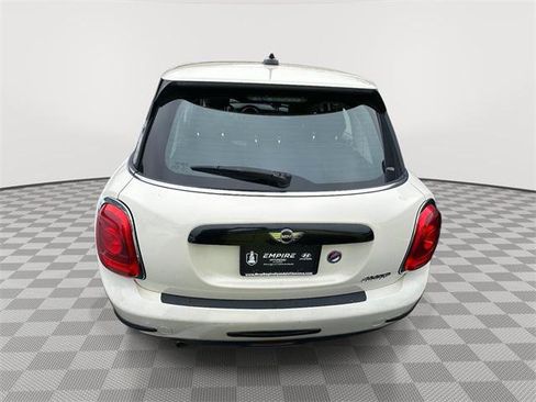 Used 2016 MINI Cooper 4-Door Hardtop image 5