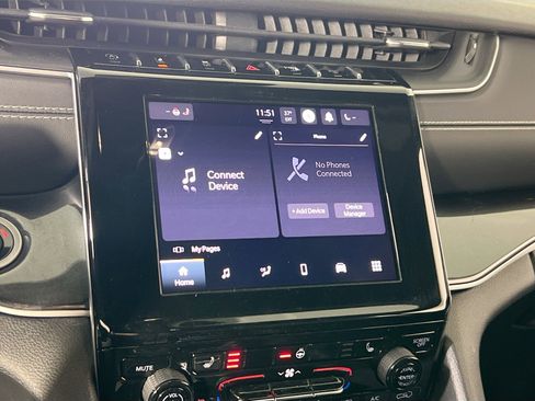 Used 2023 Jeep Grand Cherokee Altitude image 14