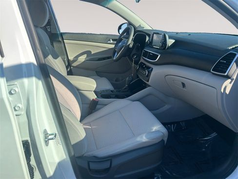 Used 2020 Hyundai Tucson SE w/ Winter Weather Package image 15