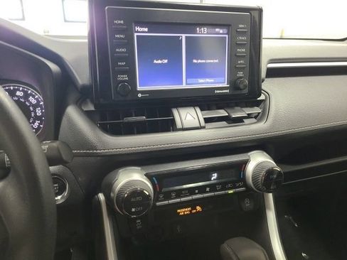 Used 2022 Toyota RAV4 XLE AWD/4WD image 27