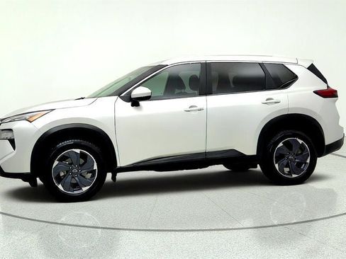 Used 2025 Nissan Rogue SV w/ SV Premium Package FWD image 8