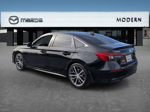 Used 2022 Honda Civic Touring image 3